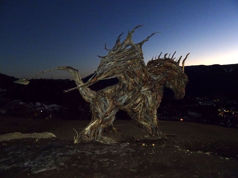 panchina gigante sul M.Ekar e drago alato di Vaia